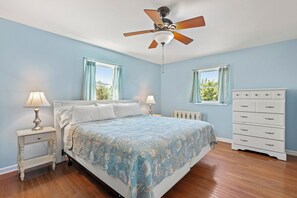 3 habitaciones, tabla de planchar con plancha, wifi y ropa de cama 