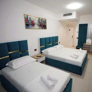 Room - Frekel Hotel (Tirana)