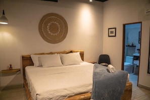 Single Room | In-room safe, free WiFi