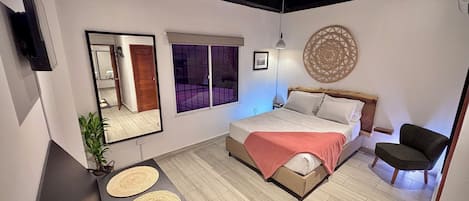 Comfort Double Room, Pets Allowed | In-room safe, desk, laptop workspace, free WiFi