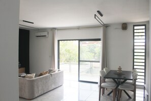 Smart TV - Miannoé Residence - T2 - Riviera Triangle (Abidjan)