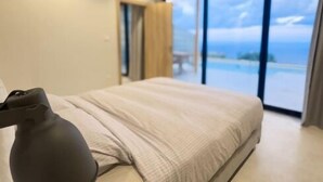 1 室のベッドルーム、アイロン /   アイロン台、WiFi (無料)、ベッドシーツ