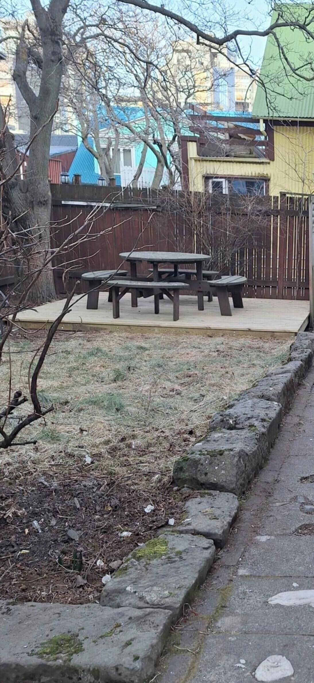 Outdoor dining