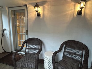 Interior - Cozy 2-bedroom 2-bath apartment in central Washington DC with WiFi, AC (Washington)