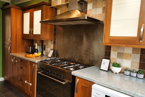 Close to city centre home