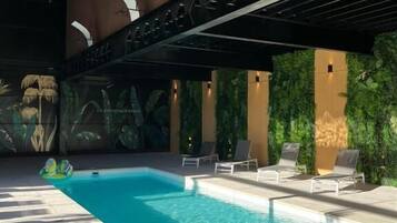 Seasonal outdoor pool