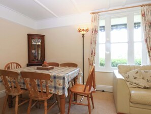 Dining - Disgwylfa (Pwllheli)