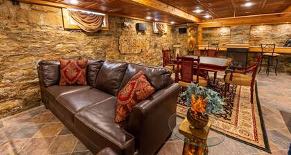 LAUREL HIGHLANDS GEM~ FALLINGWATER/OHIOPYLE ~ MEDIEVAL CHAMBER SUITE