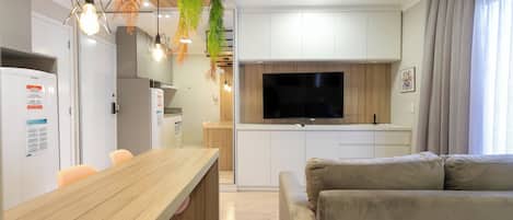 Studiosuite, Balkon, Stadtblick | Wohnbereich