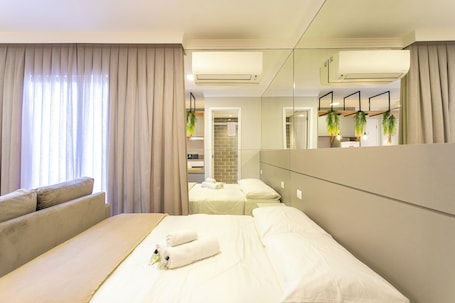 Studio Suite, Balcony, City View | Free WiFi