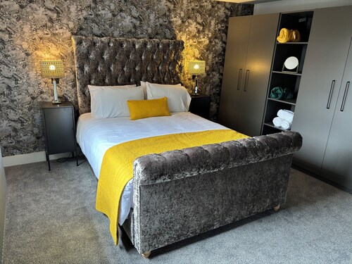 2 Bedroom Boutique Apartment, close to Le Shuttle & the Port of Dover