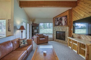 TV, fireplace, offices