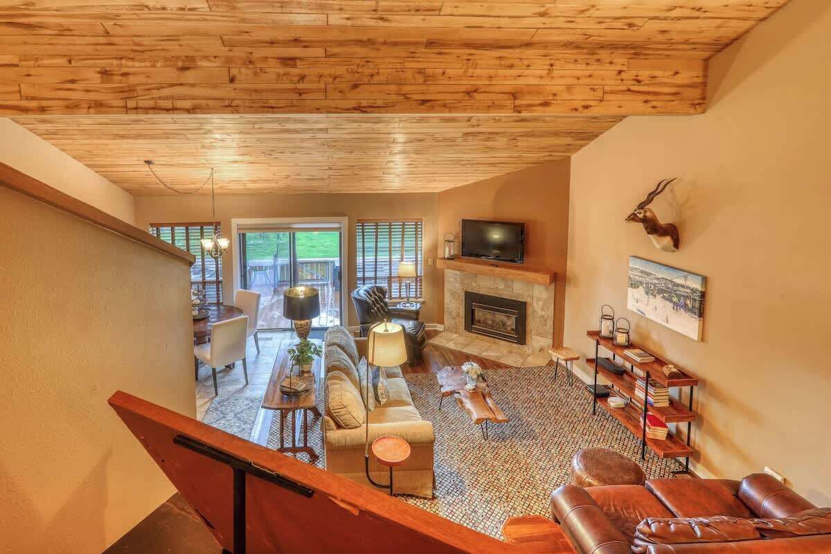 Télévision, cheminée