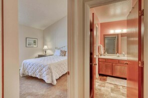 3 bedrooms, desk, iron/ironing board, WiFi