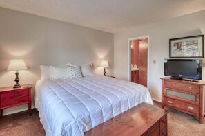 3 bedrooms, desk, iron/ironing board, WiFi