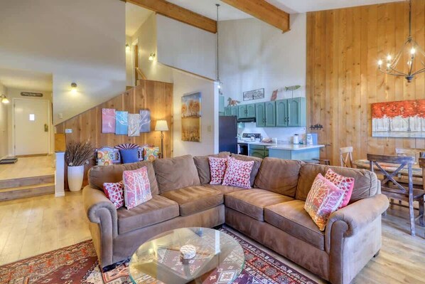 TV, fireplace - Stay Warm by a Cozy Fire in Uptown Pagosa Springs! (Pagosa Springs)