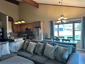 TV, fireplace, offices