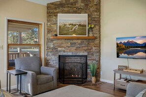 TV, peis og kontorer