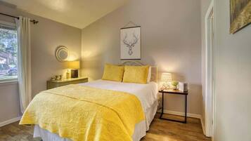 2 bedrooms, iron/ironing board, WiFi, bed sheets