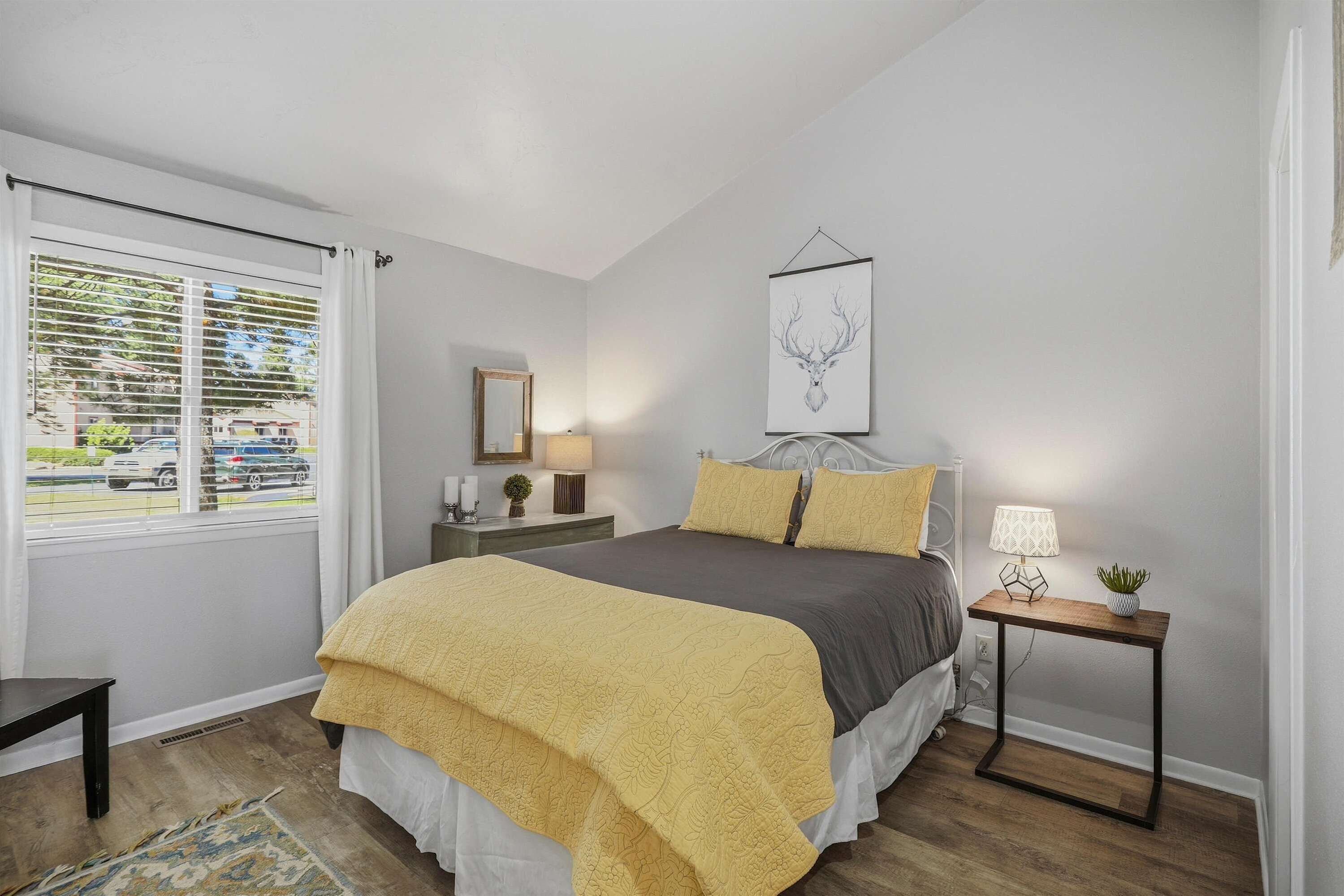 2 多间卧室、熨斗/熨衣板、WiFi、床单