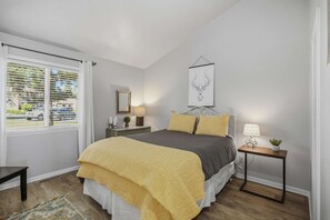 2 Schlafzimmer, Bügeleisen/Bügelbrett, WLAN, Bettwäsche