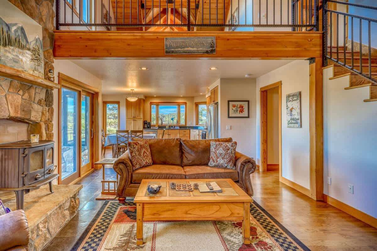 電視、壁爐、電子遊戲、 辦公室