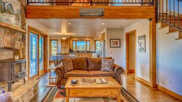 電視、壁爐、電子遊戲、 辦公室