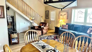 TV, fireplace, offices