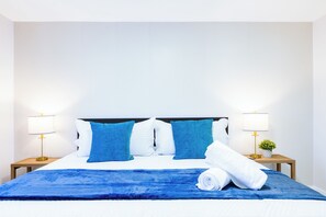 3 camere, una scrivania, ferro/asse da stiro, culla da viaggio
