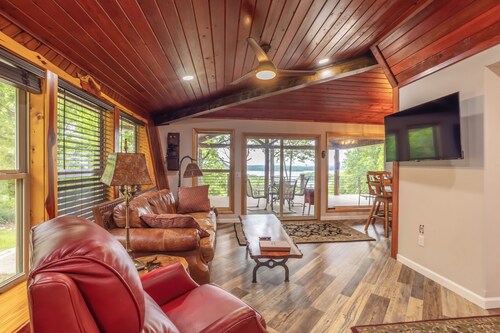 Idle Awhile Cabin on 36 Acres – Luxury Meets Historic Charm in the Ozarks