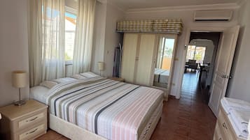 3 chambres, fer et planche à repasser, Wi-Fi, draps fournis