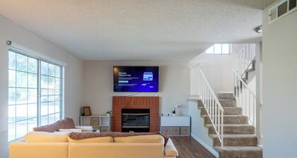Spacious 4-bedroom house with WiFi and AC in Lancaster
