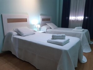 3 quartos, ferros/tábuas de passar roupa, Wi-Fi, roupa de cama