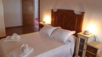 3 多间卧室、熨斗/熨衣板、WiFi、床单