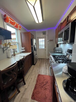 Microwave, oven, stovetop, dishwasher