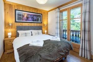 Second double bedroom - Val d'Arve Apartment, Centre, Chamonix All Year (Chamonix)