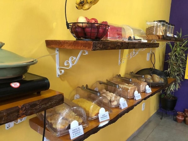 Desayuno de cocina local incluido todos los días