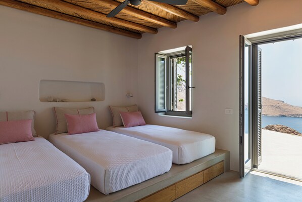 6 habitaciones, tabla de planchar con plancha, wifi y ropa de cama 
