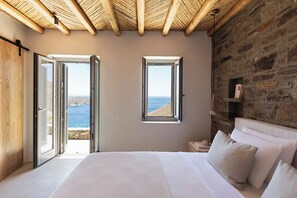 Room - Xerolithi Cycladic Awarded Villa at Kalo Ampeli beach, Serifos Island (Serifos Island)