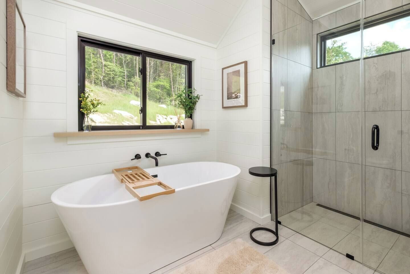 Shower, hair dryer, towels, shampoo