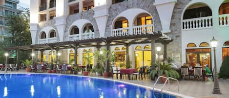 Outdoor pool, pool umbrellas, pool loungers