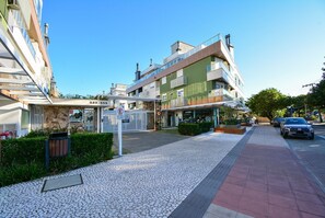 Apartment | Exterior - SunClub-300 metros da Praia do Campeche (Florianopolis)
