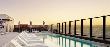 Piscine extérieure, piscine chauffée