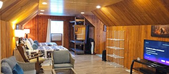 Cabin Style Private Studio 