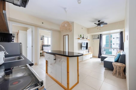 Condo, 2 Bedrooms, Accessible, Balcony | Interior