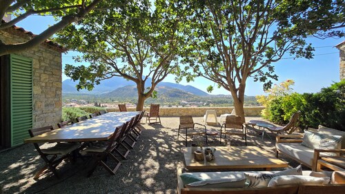 Uzun Ev by Ertem Homes