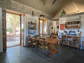 Villa – design, privat basseng, dalutsikt | Eget kjøkken | Kjøleskap, ovn, kokeplater og oppvaskmaskin