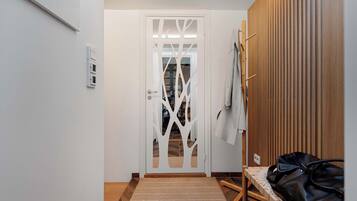 Apartment, 1 Bedroom, Garden View | Interior