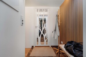 Departamento, 1 habitación, vista al jardín | Interior