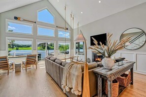 TV connectée, cheminée, jeux vidéo, espaces bureaux